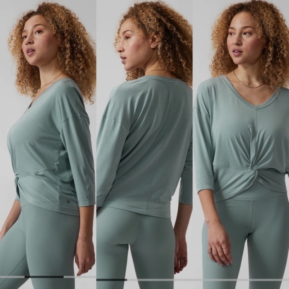 NWOT Athleta Embody Twist-Front 3/4 Sleeve Green Athletic Top Sage Green NEW - Picture 1 of 9
